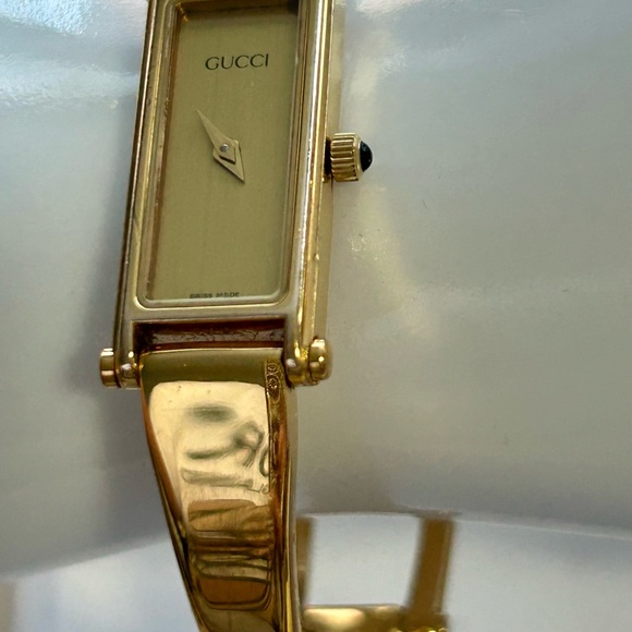 Gucci Gold Rectangular Women's Watch - Picture 5 of 14